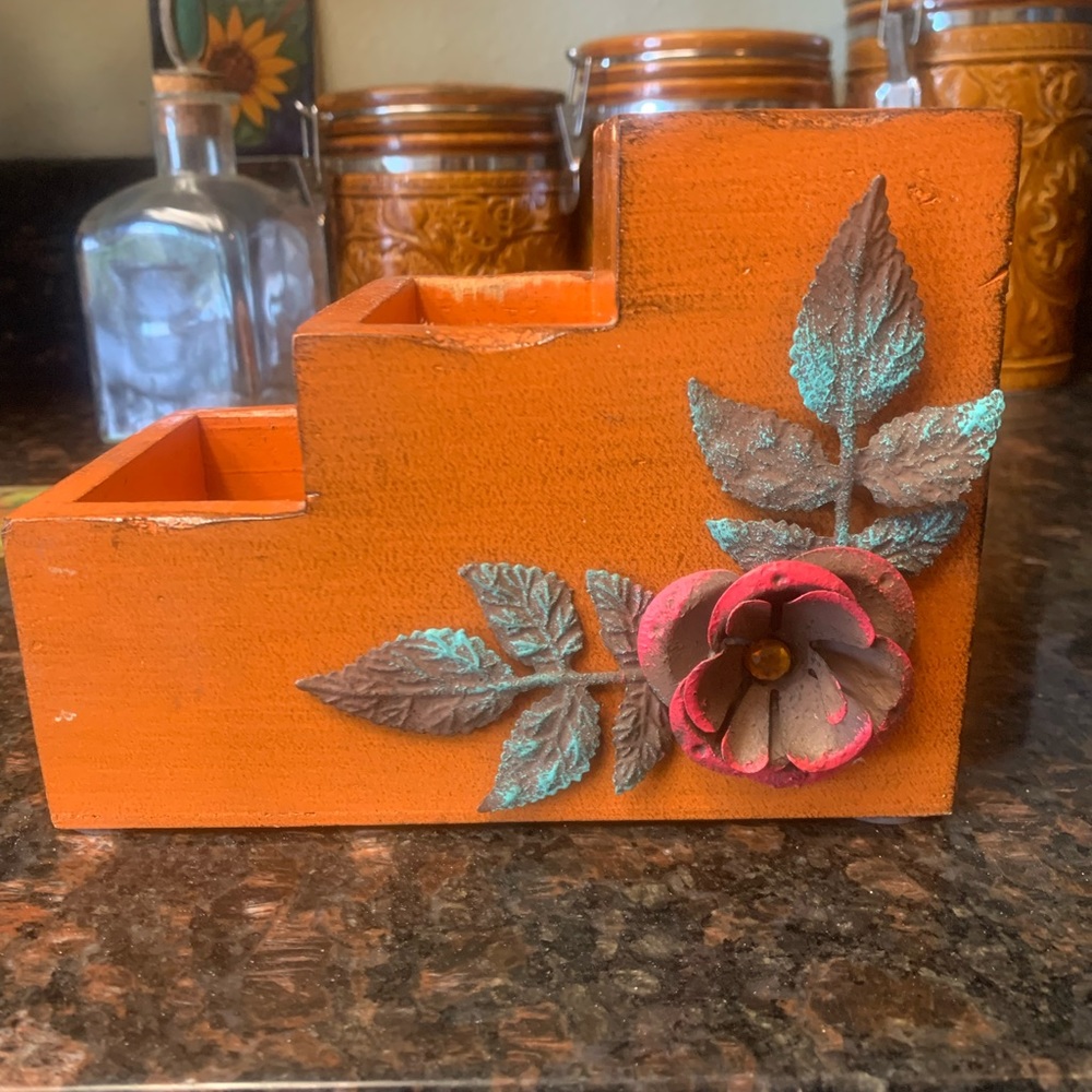 Rustic organizer… with metal flower decor. Desk organizer….cat hall. - Picture 2 of 2